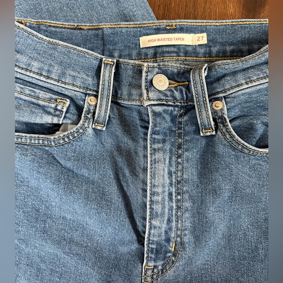 Levi’s high waisted taper jeans - Picture 5 of 11